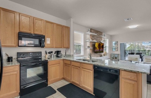 Veranda Palms Complejo | Modern Cozy 5BR Home Near Disney w/ Private Pool and Game Room