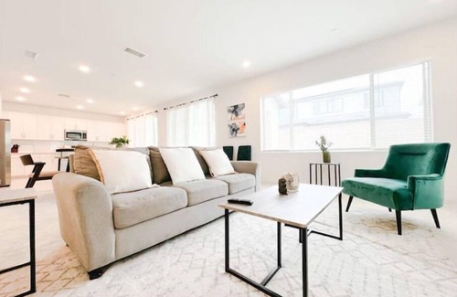 Ontario Casa | Modern & Cozy 5BR near Ontario Airport