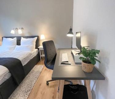 Ostviertel Apartamento | Modern Cozy apt. -with 2 TV, Netflix and work desk