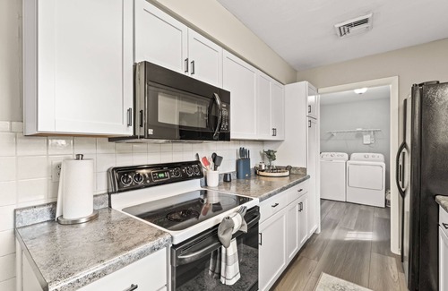 Beavercreek Casa | Modern & Cozy Beavercreek Retreat - 3BR Home w/ Patio – Sleeps 8