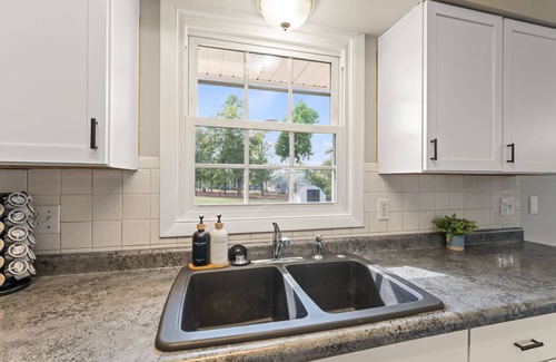 Beavercreek Casa | Modern & Cozy Beavercreek Retreat - 3BR Home w/ Patio – Sleeps 8