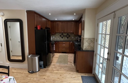 Albany Casa | Modern & Cozy Cntr Square Townhouse Gem from 1854