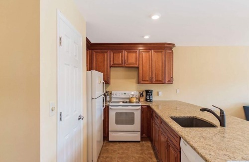 Hensonville Casa | Modern & cozy getaway, Windham. Skiing. Perfect for families. The Nordic Light
