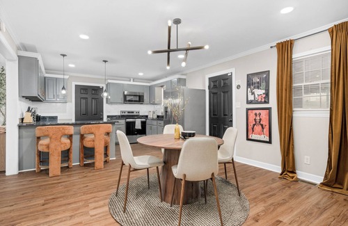 Rocky Mount Apartamento | Modern cozy home ~ open concept