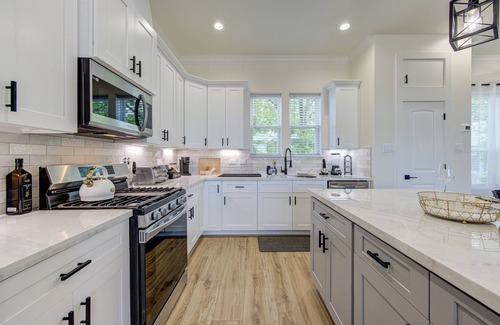 Greater Third Ward Casa | Modern Cozy Home with King Bed