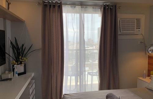 North Reclamation Area Condominio | Modern & Cozy Minimalist Space with Balcony