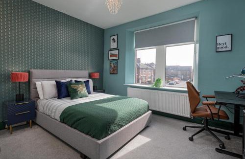 Handsworth Casa | Modern Cozy Retreat-Family-Friendly-Near City & Peak District