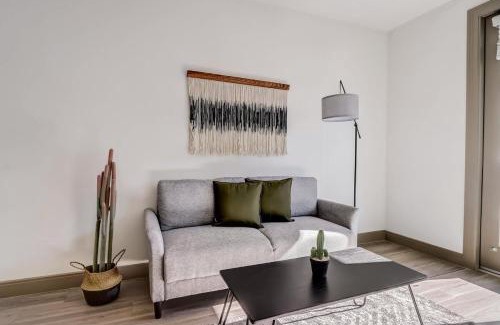 Tempe Apartamento | Modern CozySuites on the Town Lake waterfront 18