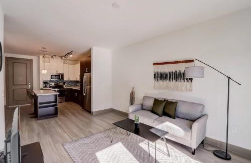 Tempe Apartamento | Modern CozySuites on the Town Lake waterfront 18