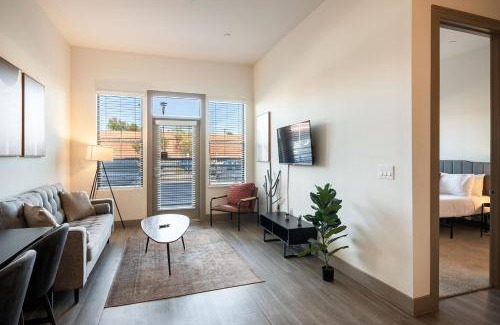 Tempe Apartamento | Modern CozySuites on the Town Lake waterfront 12