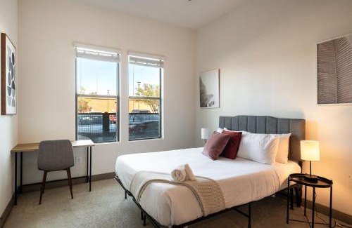 Tempe Apartamento | Modern CozySuites on the Town Lake waterfront 12