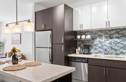 Tempe Apartamento | Modern Cozysuites on Town Lake Waterfront 02