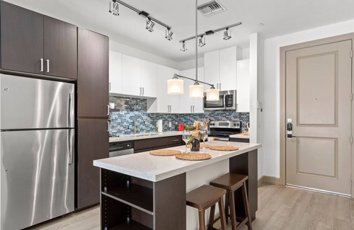 Tempe Apartamento | Modern Cozysuites on Town Lake Waterfront 02