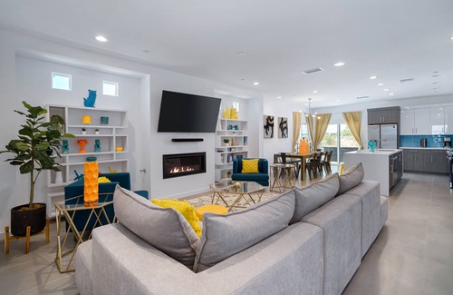B-Bar-H Ranch Casa | Modern Desert Oasis – Pool, Spa and Mountain Views