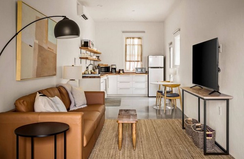 Clarkdale Apartamento | Modern Desert Retreat at Penumbra · Suite 3
