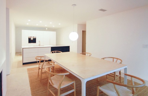 Sawtelle Japantown Apartamento | diseño moderno acentos japoneses luz y espacio