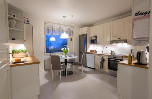 Lappeenranta Apartamento | Modern design w/balcony, free parking,WiFi & A/C