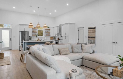 Shediac Casa | Modern Designer Home | Sauna, BBQ & 3+ Acre Escape