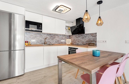 Urbanizacion Costabella Casa | Modern detached private house 60 meters (2 min walk) from the beach!