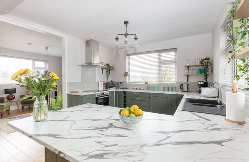 Dingle Casa | Modern Dingle House 1 mile outside the town in a private location