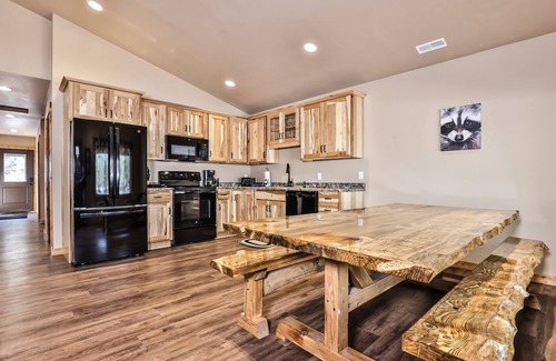 Conover Casa | Modern dog-friendly cabins with hot tub, fireplace, patio, grill, central AC, & W/D