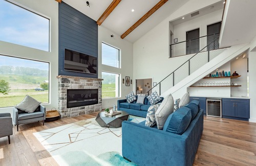 Waterfront Greens Casa | New! Namastay at the Lake: Lake Access, Indoor Pool, Dogs Ok, Hot Tub!