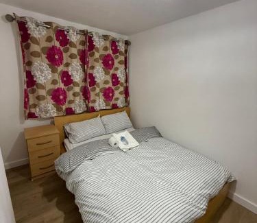 Dartford Casa | Modern double bed - Central Dartford