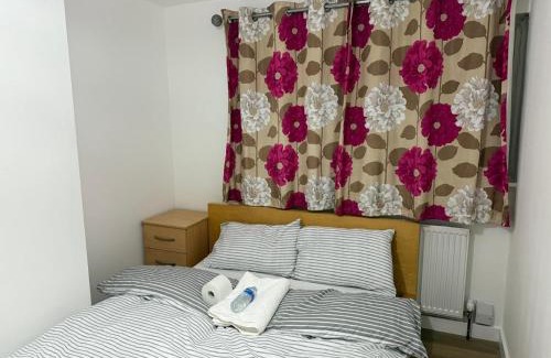 Dartford Casa | Modern double bed - Central Dartford