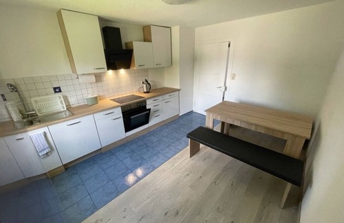 Engen Condominio | Modern double rooms with TV, WiFi, shared bathroom and kitchen
