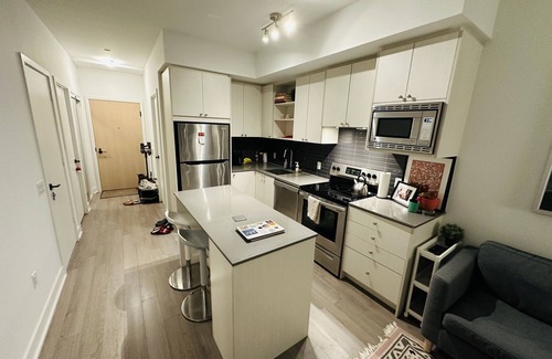 Downsview Condominio | Modern Downsview Escape