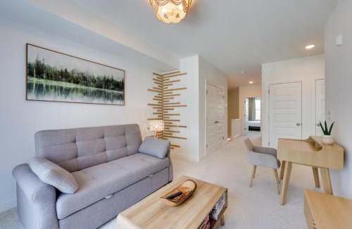Wake Forest Apartamento | Modern Downtown Apt with Balcony in Wake Forest!