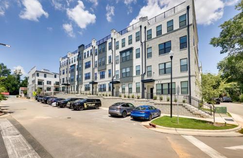 Wake Forest Apartamento | Modern Downtown Apt with Balcony in Wake Forest!