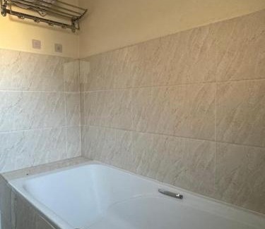 Gaborone Apartamento | Modern Downtown Escape