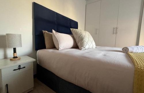 Gaborone Apartamento | Modern Downtown Escape