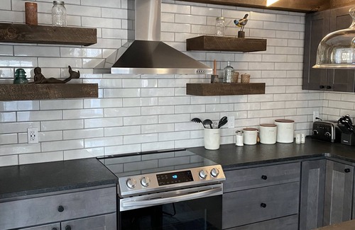 Rockport Apartamento | Modern Downtown Penthouse Apartment Overlooking Front Beach