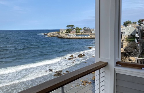 Rockport Apartamento | Modern Downtown Penthouse Apartment Overlooking Front Beach