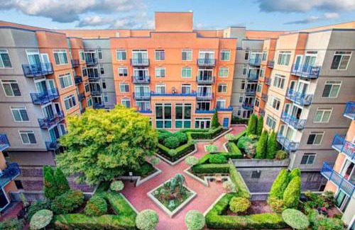 Belltown Apartamento | Modern Downtown Top Floor Penthouse With Bay Views