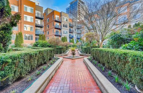 Belltown Apartamento | Modern Downtown Top Floor Penthouse With Bay Views