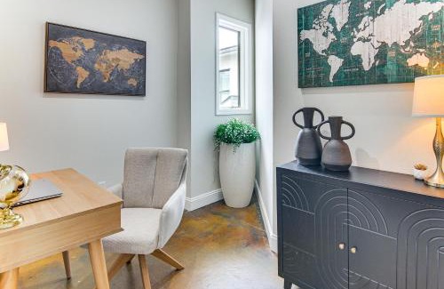 Hendersonville Apartamento | Modern Dtwn Condo with Balcony in Hendersonville