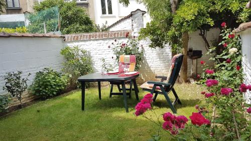 Vossegat-Roosendaal Apartamento | Modern duplex with garden