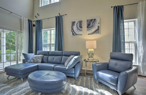 Durham Casa | Modern Durham Retreat with Private Yard and Patio