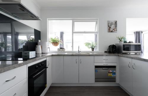 East Devonport Casa | Modern Ease in East Devonport