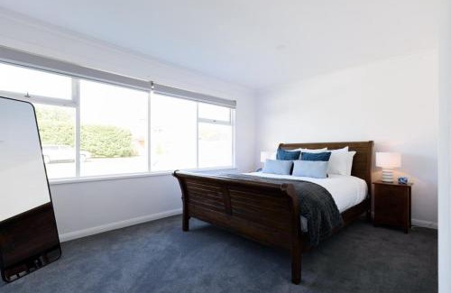 East Devonport Casa | Modern Ease in East Devonport