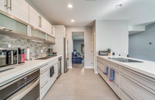 East Hill Casa | Modern East Hill Home, Premier Location!