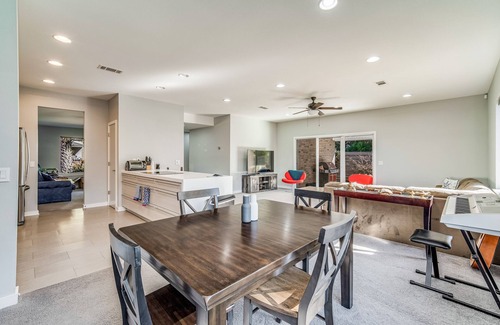 East Hill Casa | Modern East Hill Home, Premier Location!