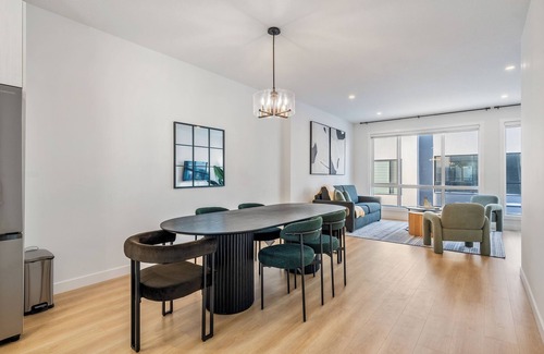 Sage Hill Casa | Modern Elegance & Comfort – 3BR + 3 Ensuites, AC