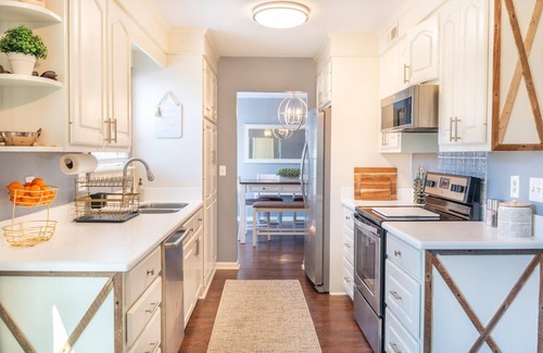 North Charleston Casa | Modern Elegance in North Charleston!