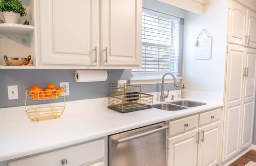 North Charleston Casa | Modern Elegance in North Charleston!