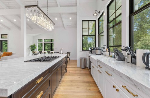 Union Hill-Novelty Hill Casa | Modern Elegance in Nature on 224th Ave #41901