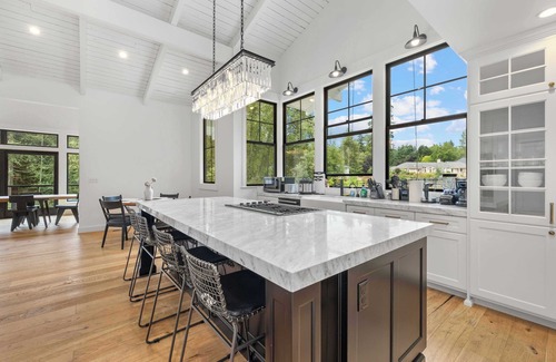 Union Hill-Novelty Hill Casa | Modern Elegance in Nature on 224th Ave #41901